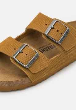 Birkenstock Arizona Unisex - Chaussons - Brown 13 Birkenstock Arizona Unisex - Chaussons - Brown -La Mode Soldes bba7a64141594ca6a5e64a3d5f508230