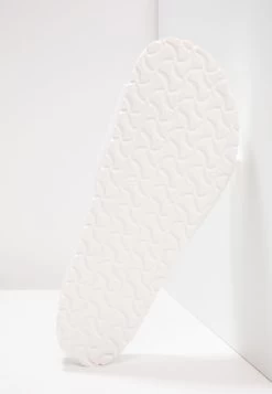 Birkenstock Madrid - Chaussons - White -La Mode Soldes f9b2b413a68f4cceb59d8916701553de