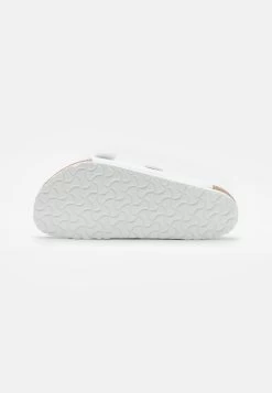 Birkenstock Arizona Triple Unisex - Mules - White -La Mode Soldes 9ccdb63eb25144b7be902b082aa777f6